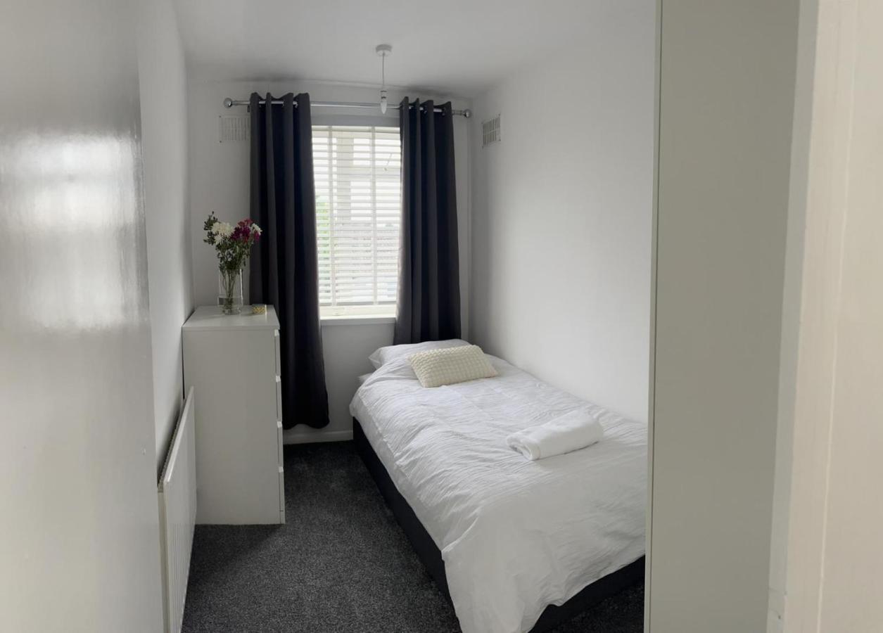 Crown Road Apartment Sittingbourne Eksteriør billede