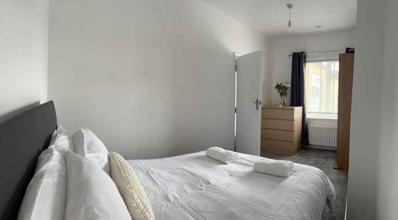 Crown Road Apartment Sittingbourne Eksteriør billede