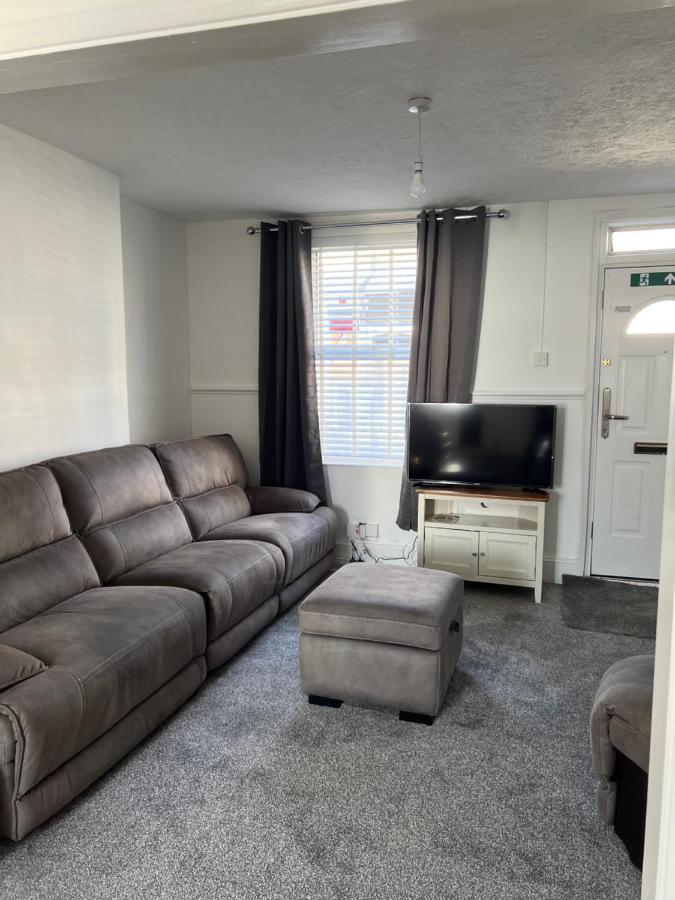 Crown Road Apartment Sittingbourne Eksteriør billede